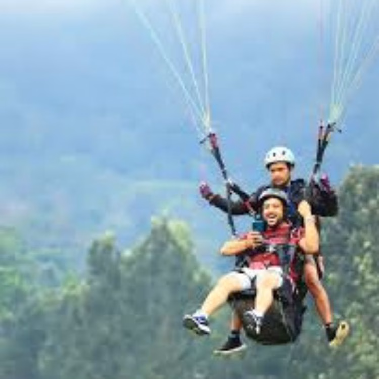 Paragliding Puncak