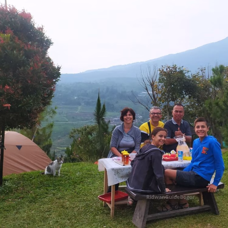 Java Overland Tour Family Moment 3