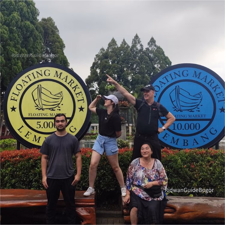 Java Overland Tour Family Moment 7