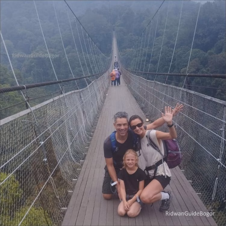 Java Overland Tour Family Moment 9