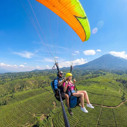 Paragliding Puncak