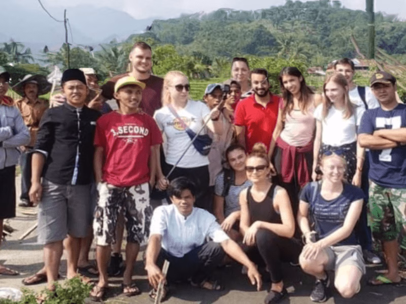Educational Trip Group Photo 7